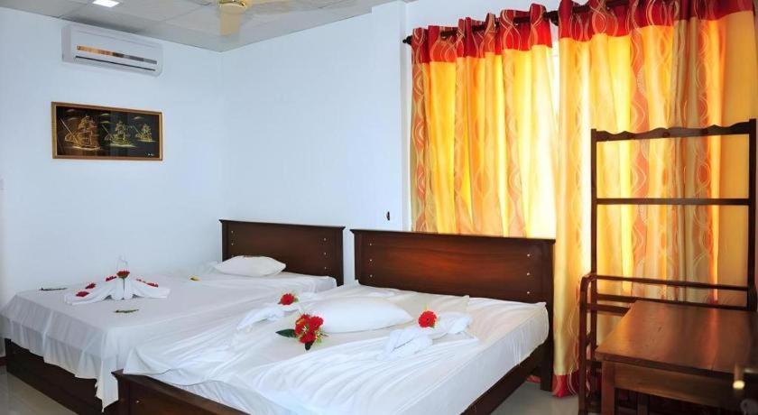 Hotel Glee Trincomalee Kültér fotó