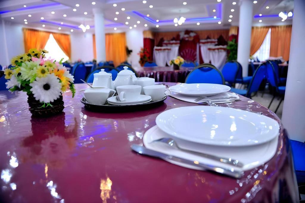 Hotel Glee Trincomalee Kültér fotó