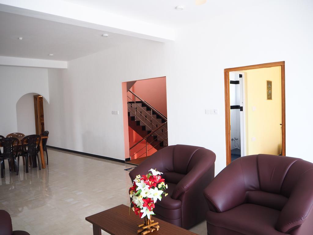 Hotel Glee Trincomalee Kültér fotó
